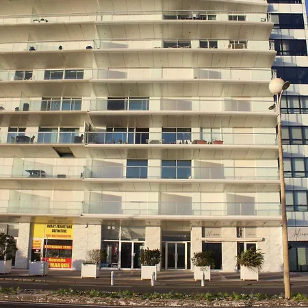 3 Pieces - 5 Couchages, Idealement Situe Pres Plage, Centre - Fr-1-245-213