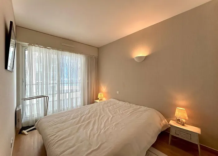 Appartement 3 Pieces - 5 Couchages, Idealement Situe Pres Plage, Centre - Fr-1-245-213